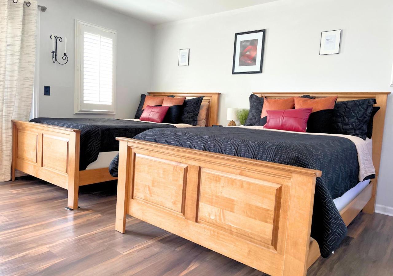 Getaway Villa- 3 Mins To Mohegan- Fully Stocked With Two Full Beds & Fireplace- Jacuzzi, Saltwater Pools, Sauna Norwich Eksteriør bilde